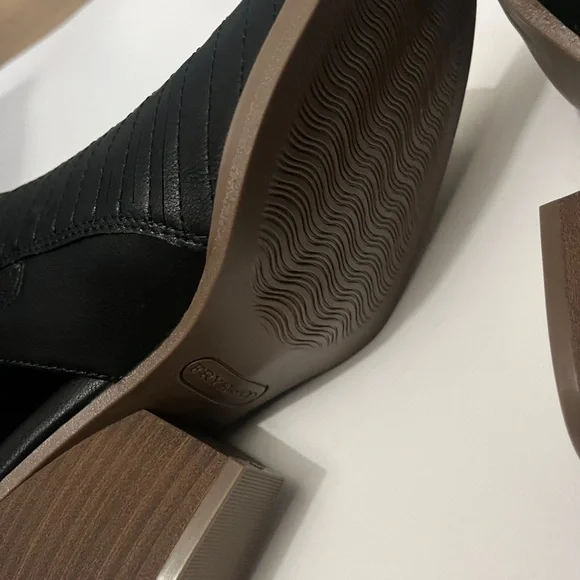 FRYE AND CO. Brand New Black Open-Toe Slingback Mules - Picture 5 of 5